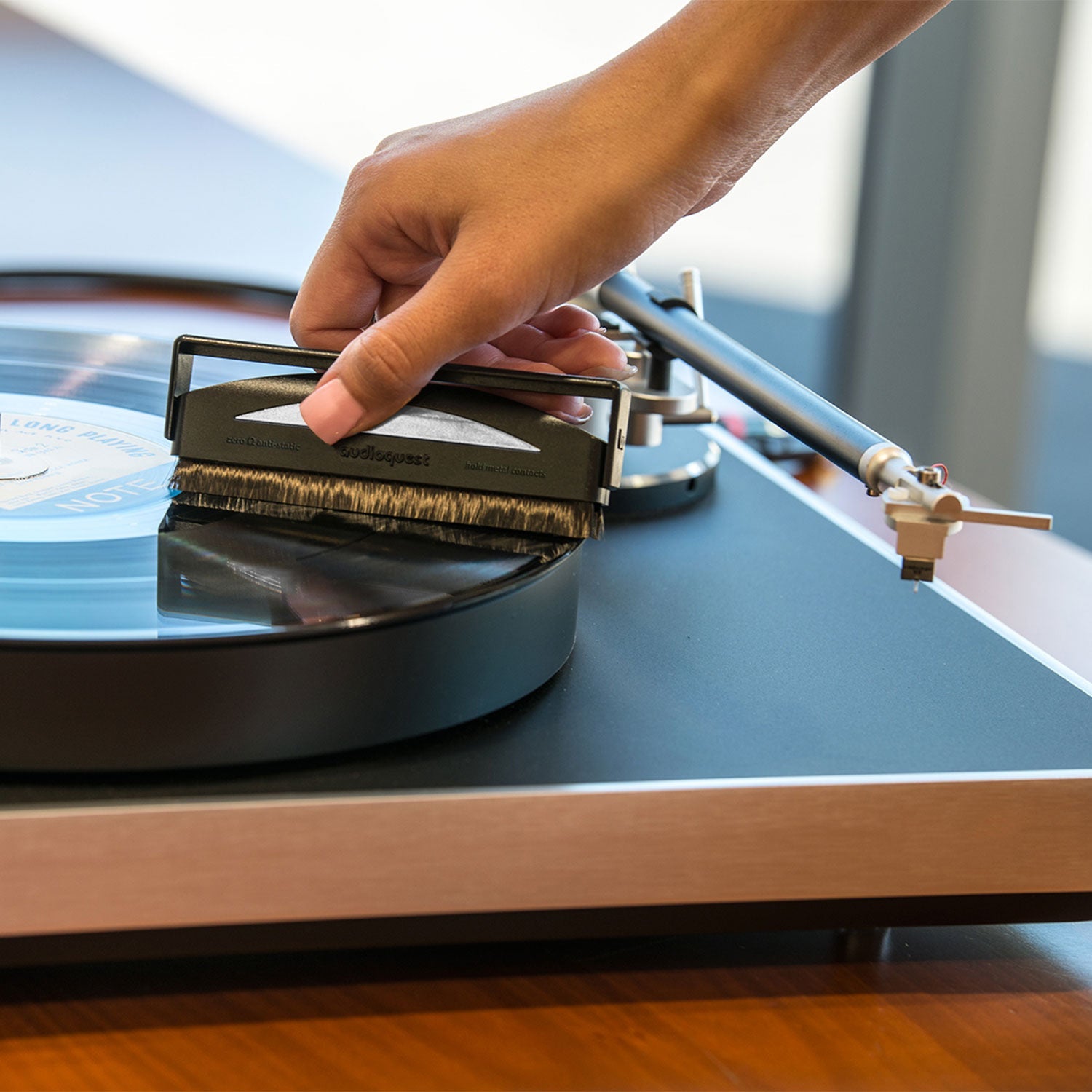 AudioQuest Silver Spazzola antistatica per vinili