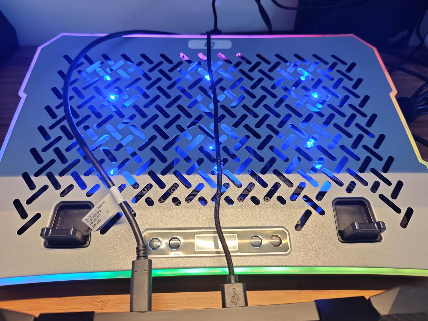 NK PC e Giochi Base Raffreddamento 17" 6 Ventole RGB Bianca